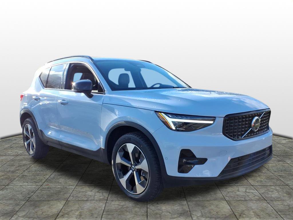2026 Volvo XC40 Plus's photo