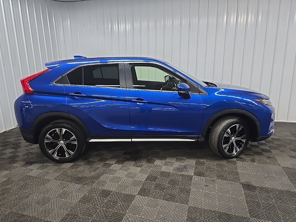2018 Mitsubishi Eclipse Cross SE photo 2
