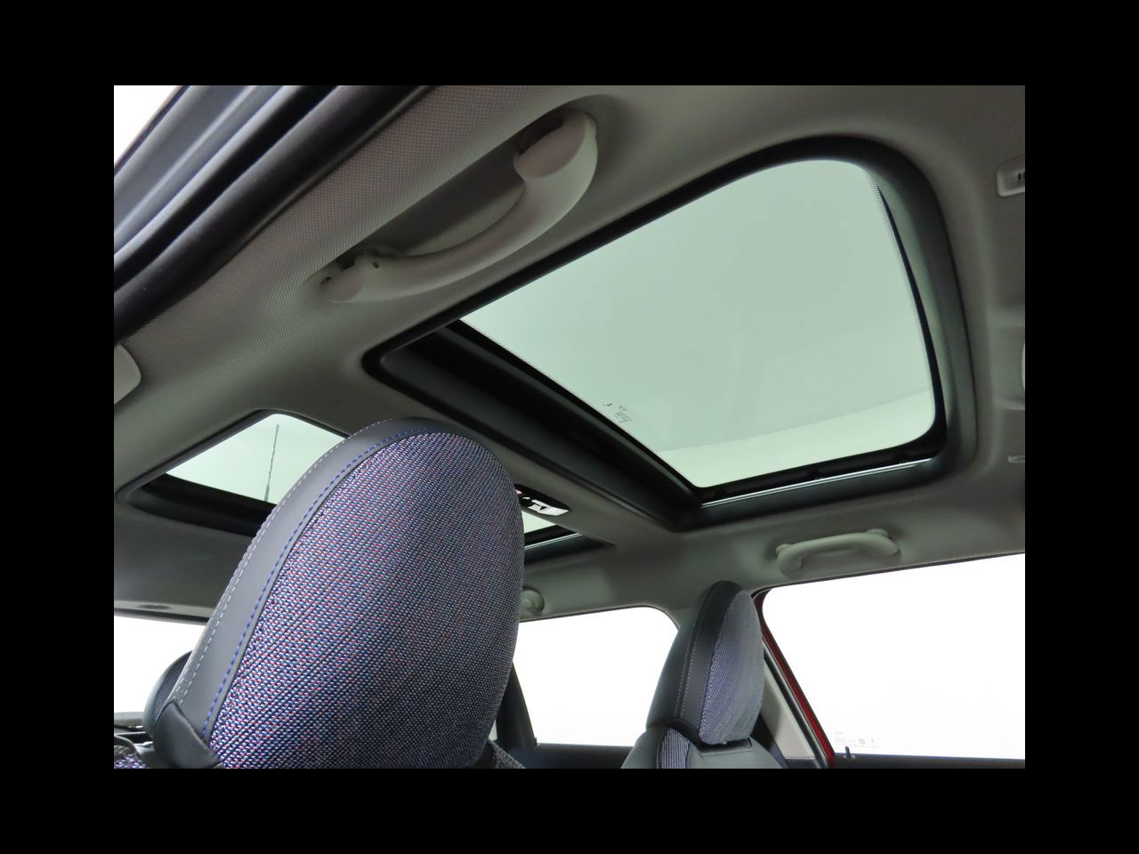 2025 Mini Cooper 4 Door Hardtop Signature photo 17