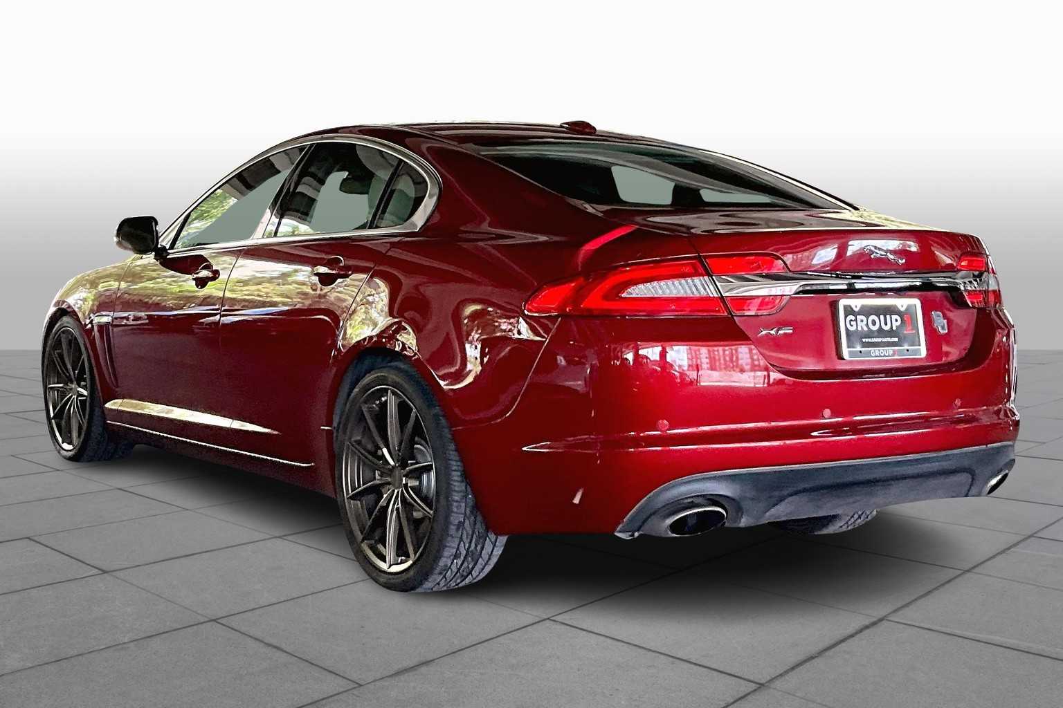 2012 Jaguar XF photo 11