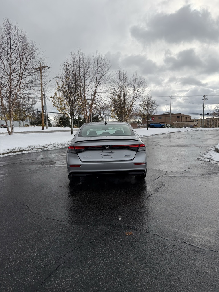 2023 Honda Accord Hybrid Sport photo 2