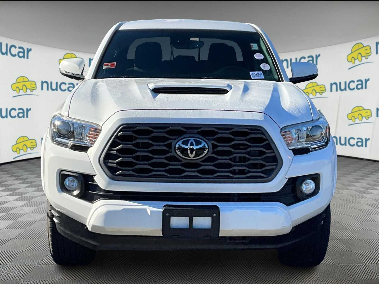 2021 Toyota Tacoma TRD Sport photo 2