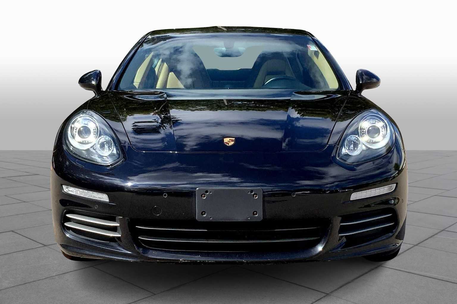 2016 Porsche Panamera 4 photo 3