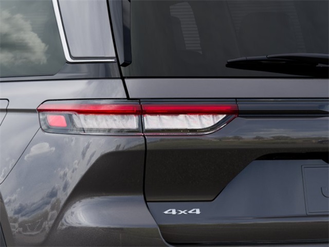 2025 Jeep Grand Cherokee Limited photo 4