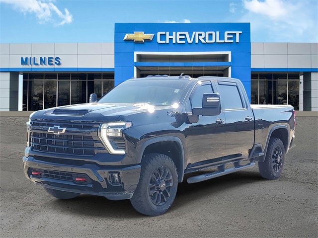2025 Chevrolet Silverado 2500HD LT photo 2