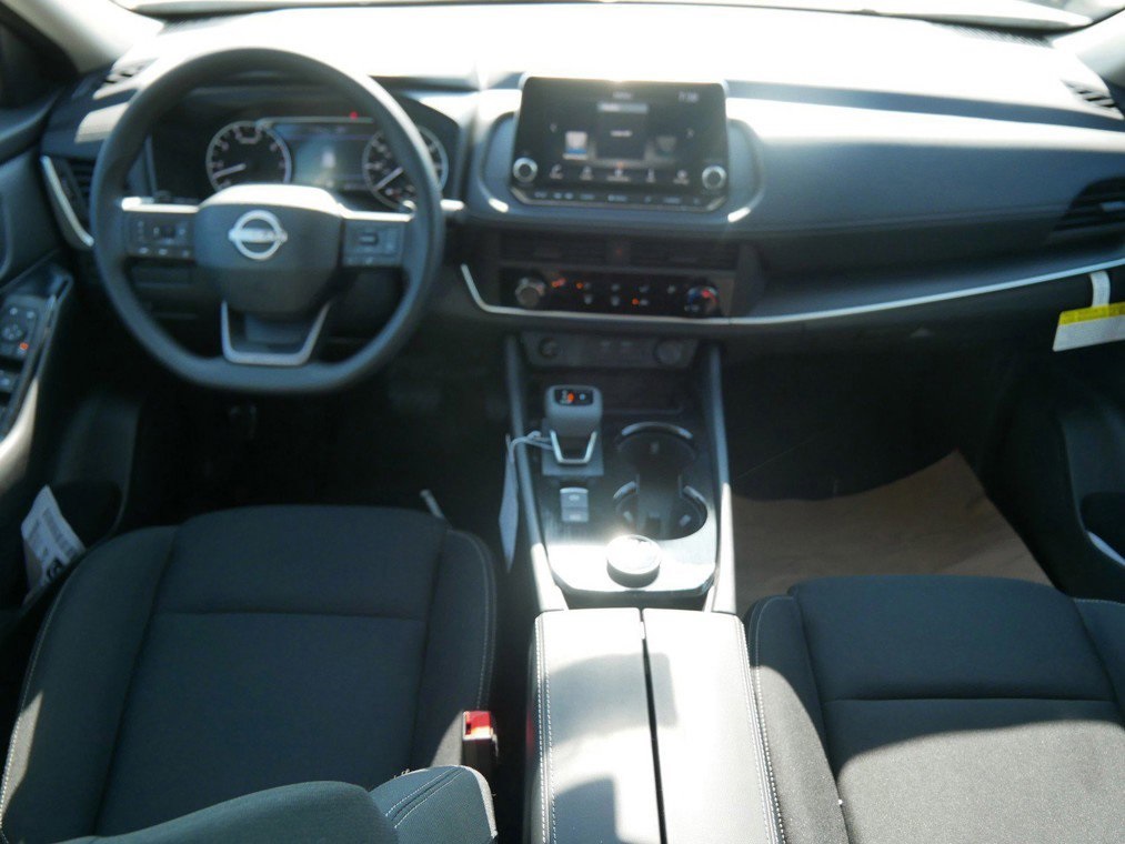 2026 Nissan Rogue S photo 7