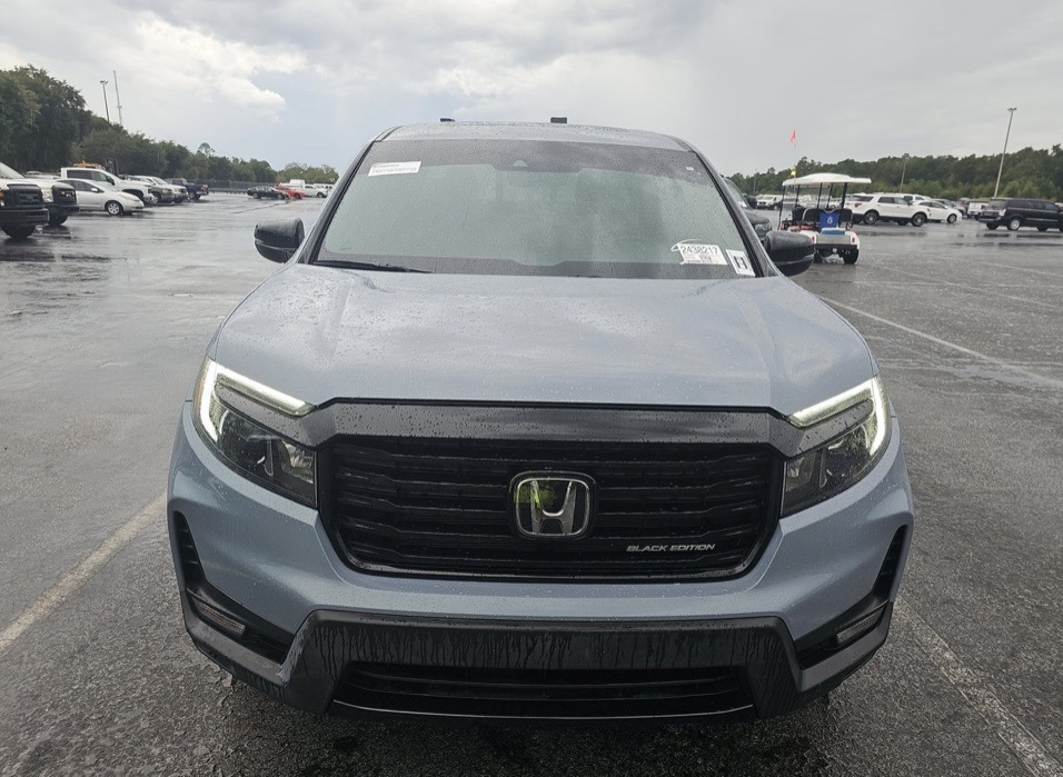 2022 Honda Ridgeline Black Edition photo 9