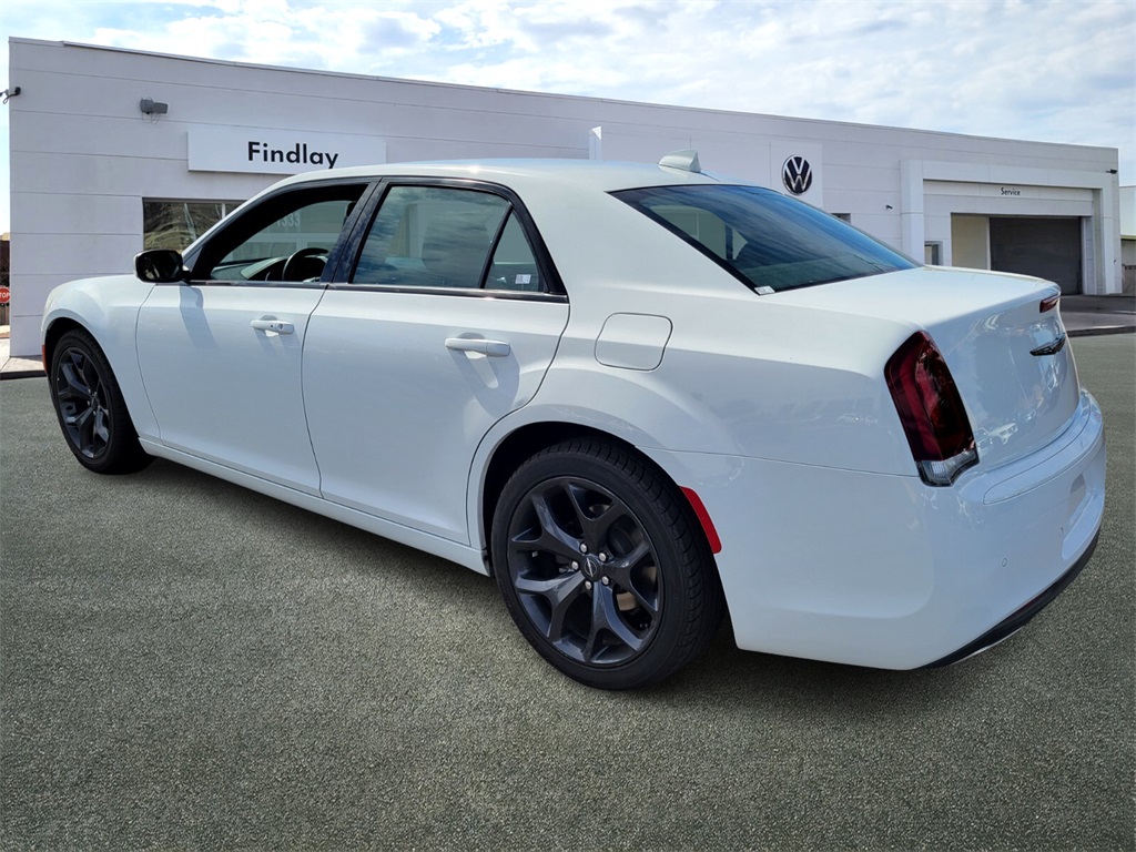 2021 Chrysler 300 S photo 6