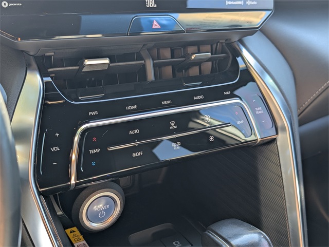 2021 Toyota Venza XLE photo 19