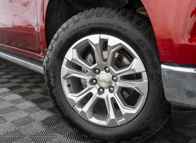 2024 Chevrolet Silverado 1500 LTZ photo 3