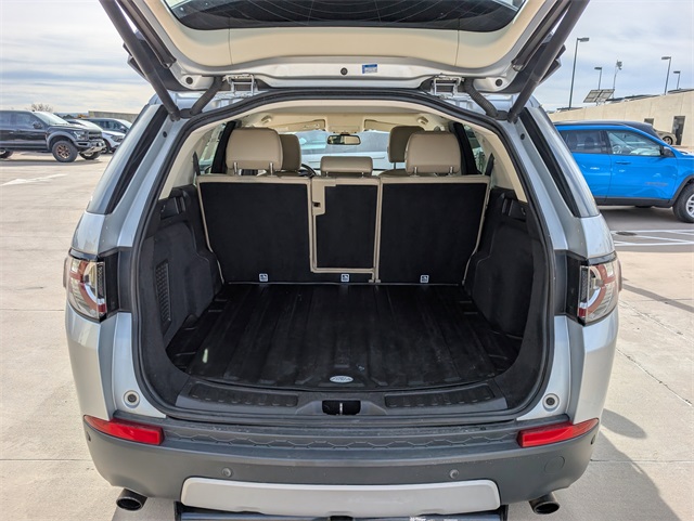 2017 Land Rover Discovery Sport HSE photo 4