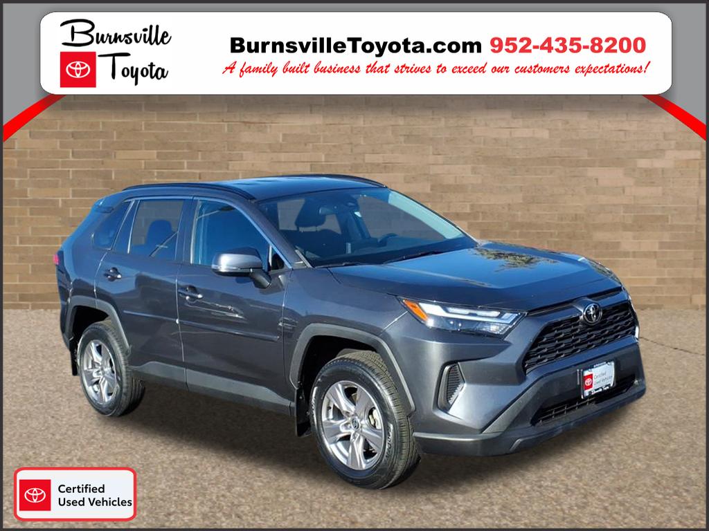 2022 Toyota RAV4 XLE's photo