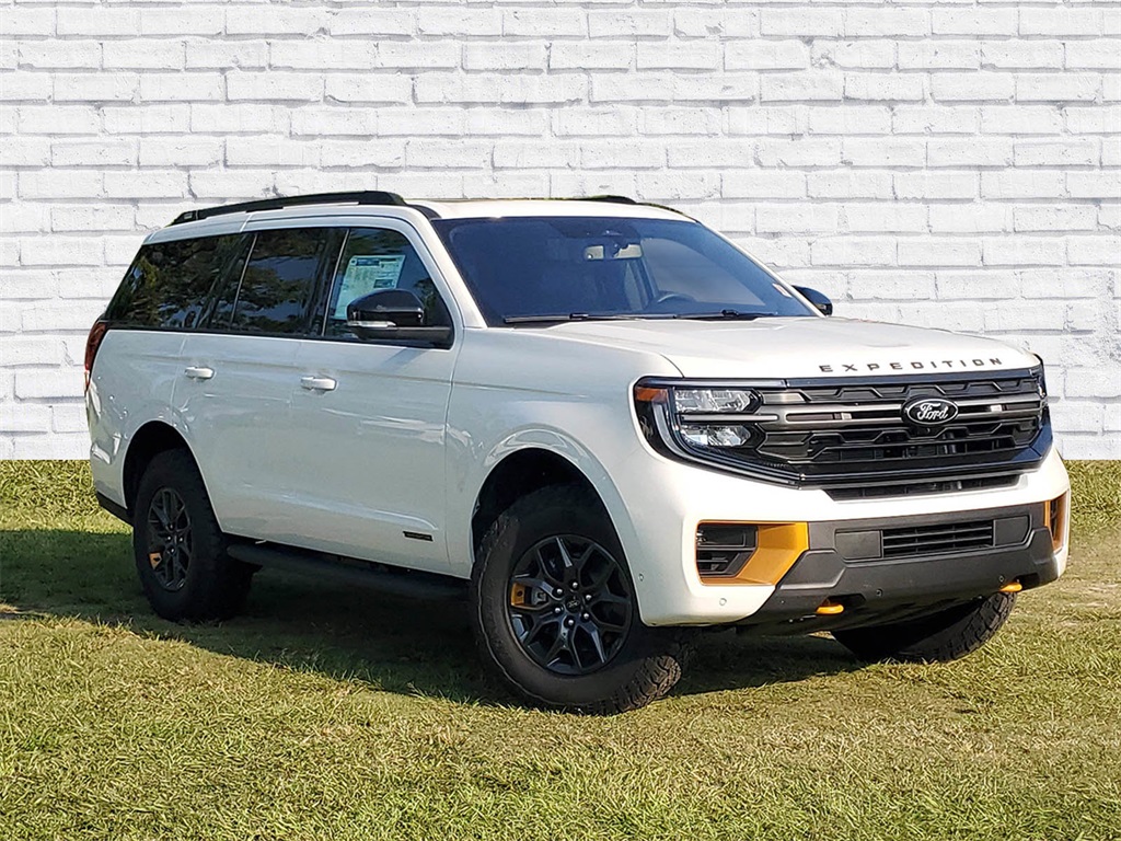 2025 Ford Expedition Tremor's photo