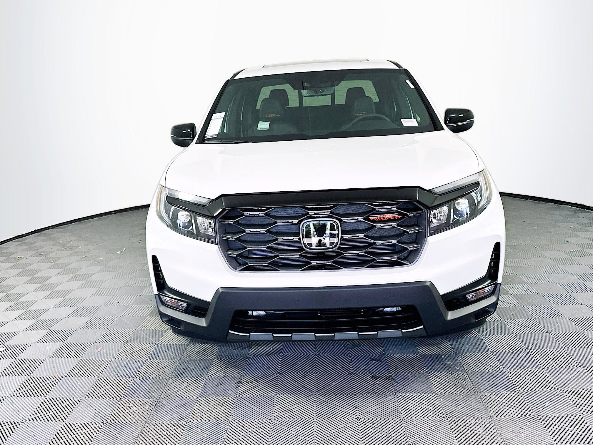2025 Honda Ridgeline TrailSport photo 2