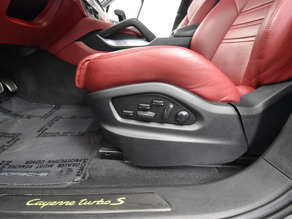2022 Porsche Cayenne E-Hybrid Turbo S photo 15