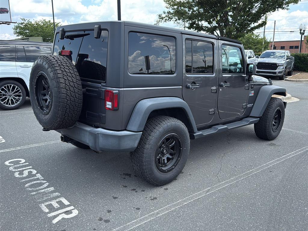 2017 Jeep Wrangler Unlimited Rubicon photo 3