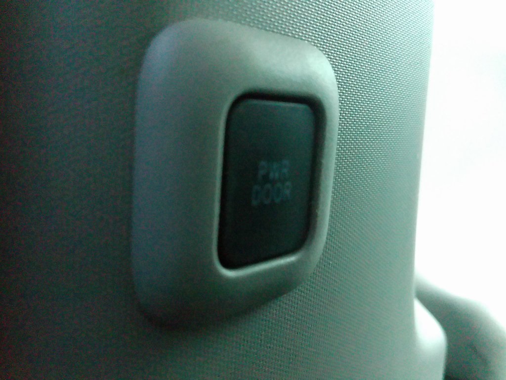 2018 Toyota Sienna XLE photo 28
