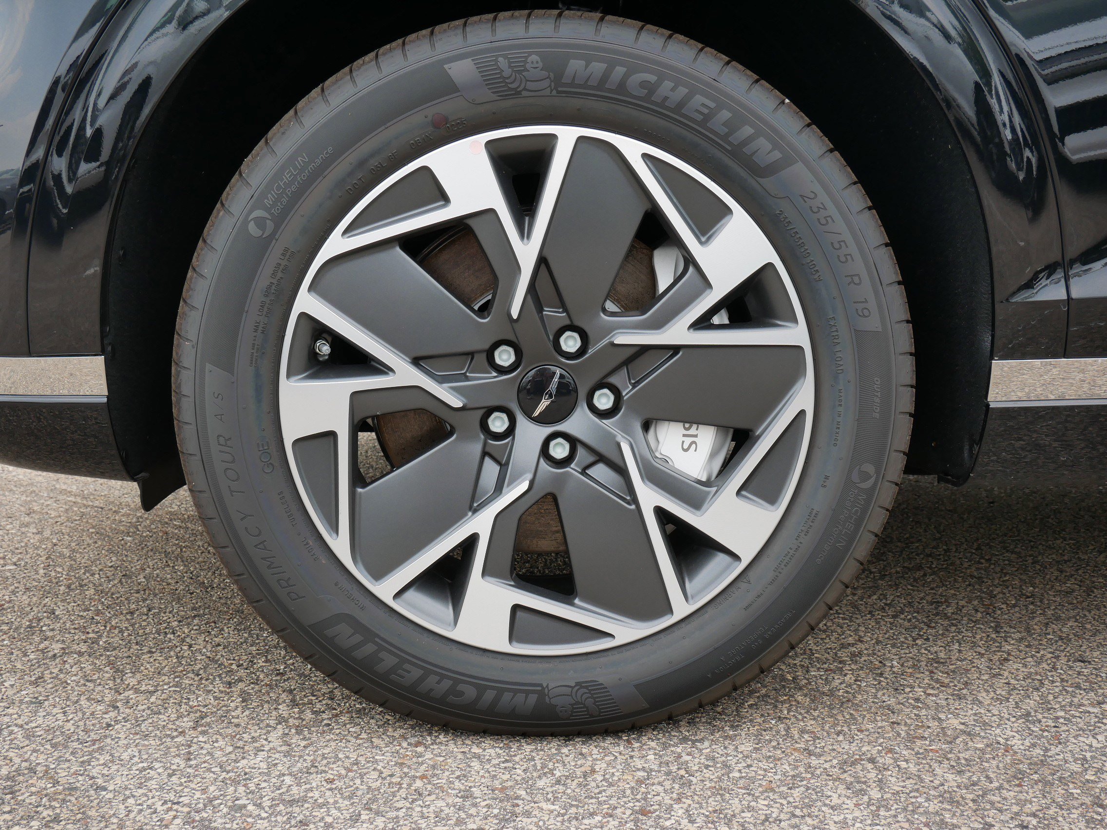 2026 Genesis Electrified GV70 photo 3