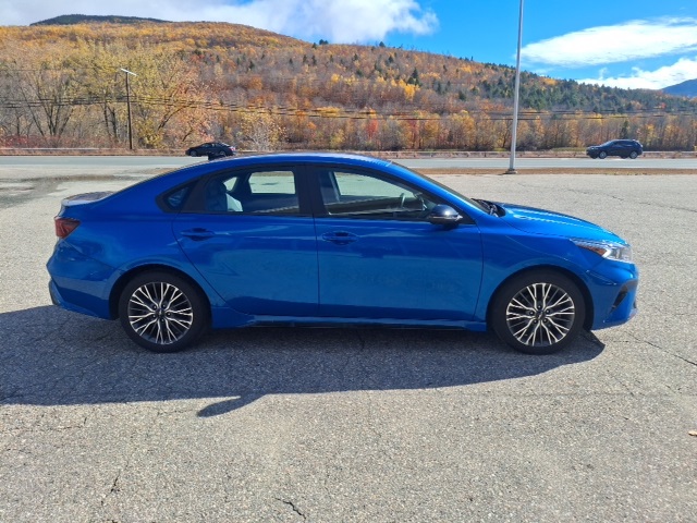 2023 Kia Forte GT-Line photo 2