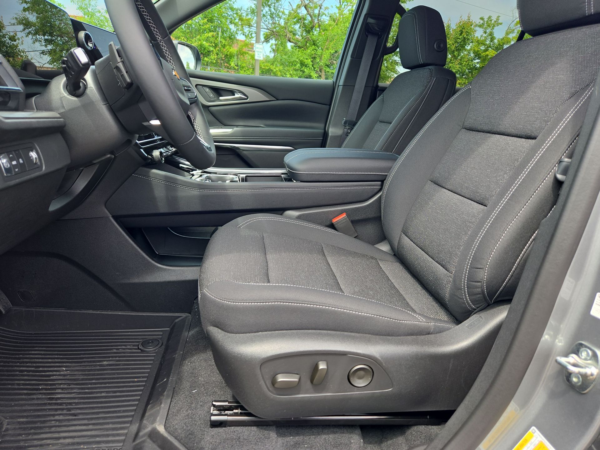 2025 Chevrolet Traverse photo 47