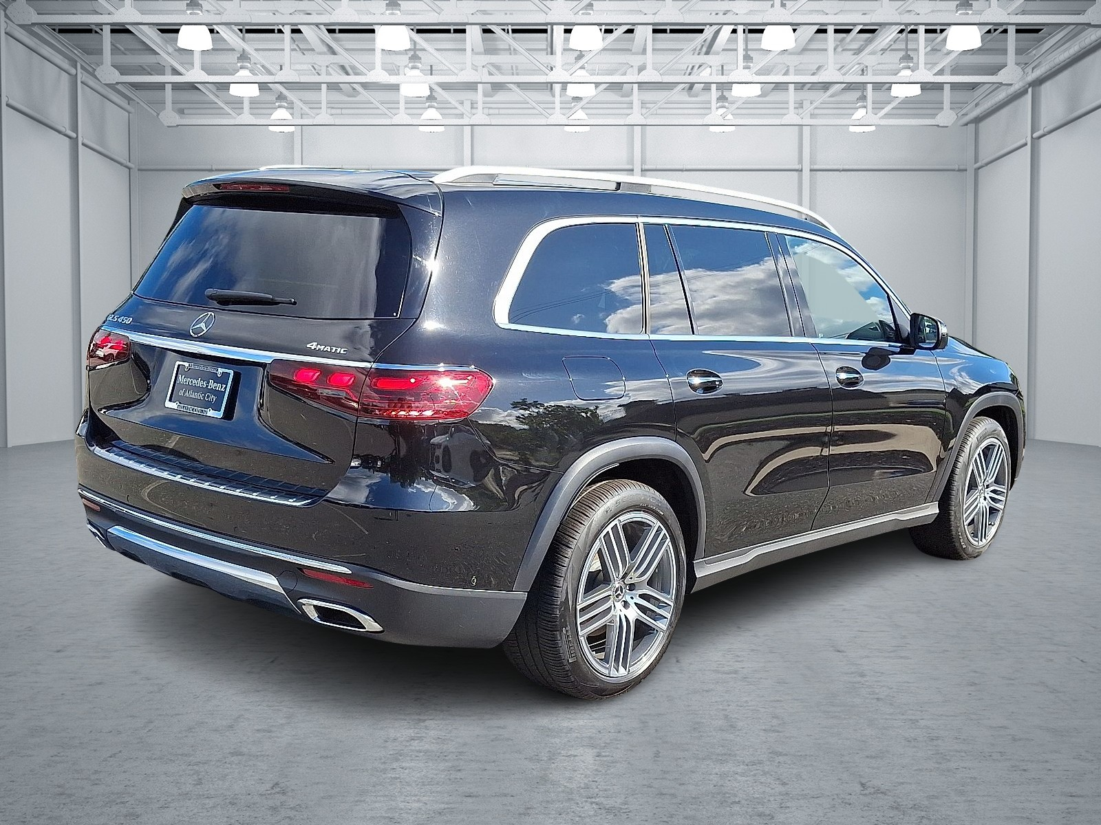 2025 Mercedes Benz GLS 450 4MATIC photo 4