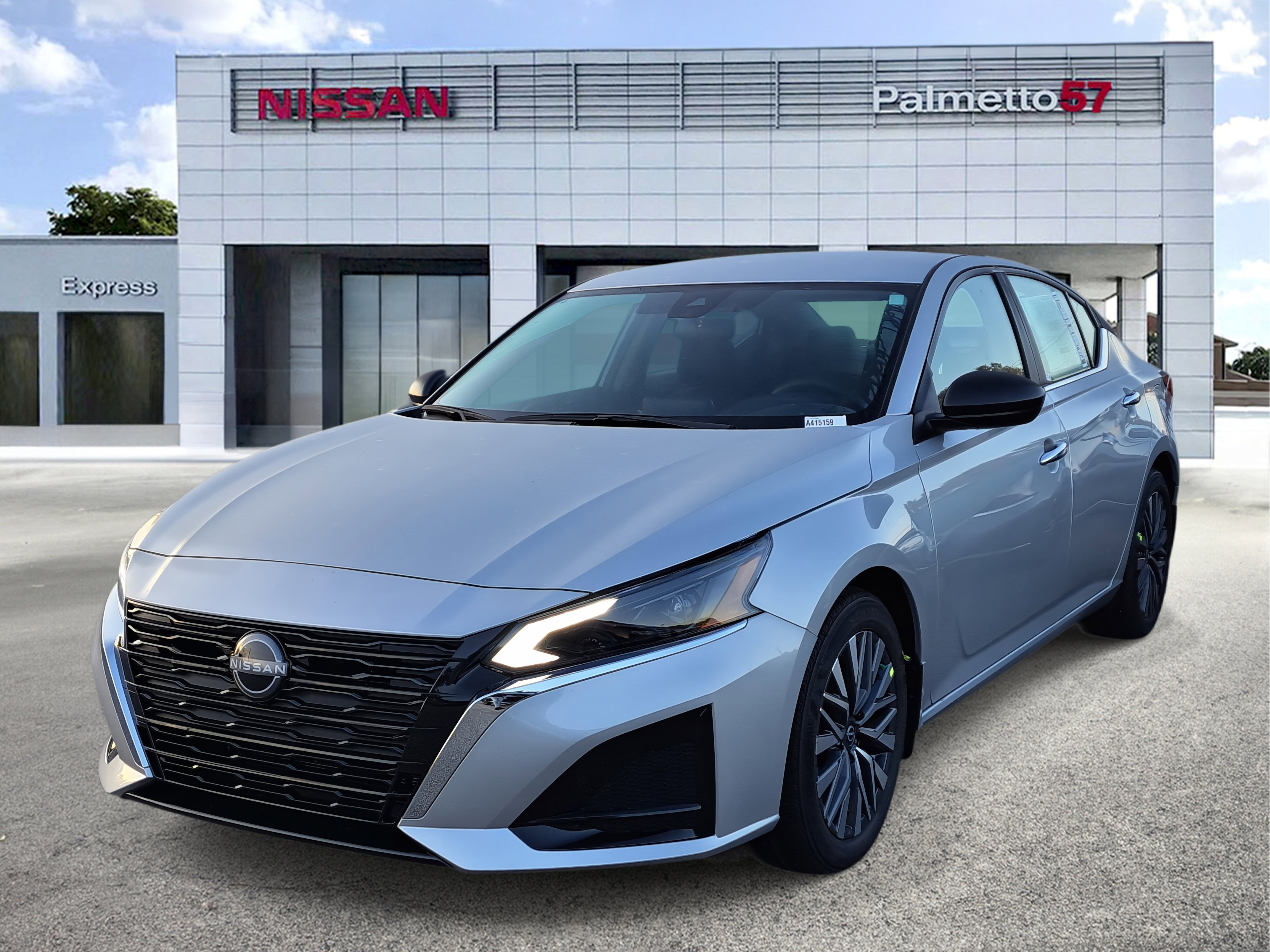 2025 Nissan Altima SV photo 2