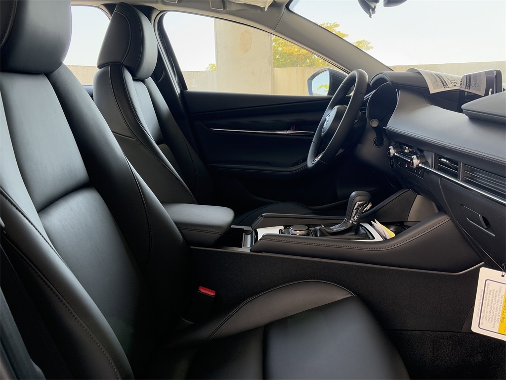2025 Mazda Mazda3 2.5 s Preferred photo 10