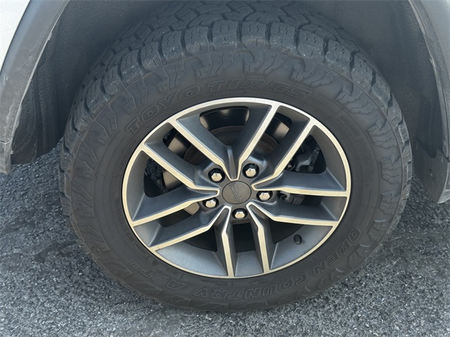 2020 Jeep Grand Cherokee Laredo photo 12