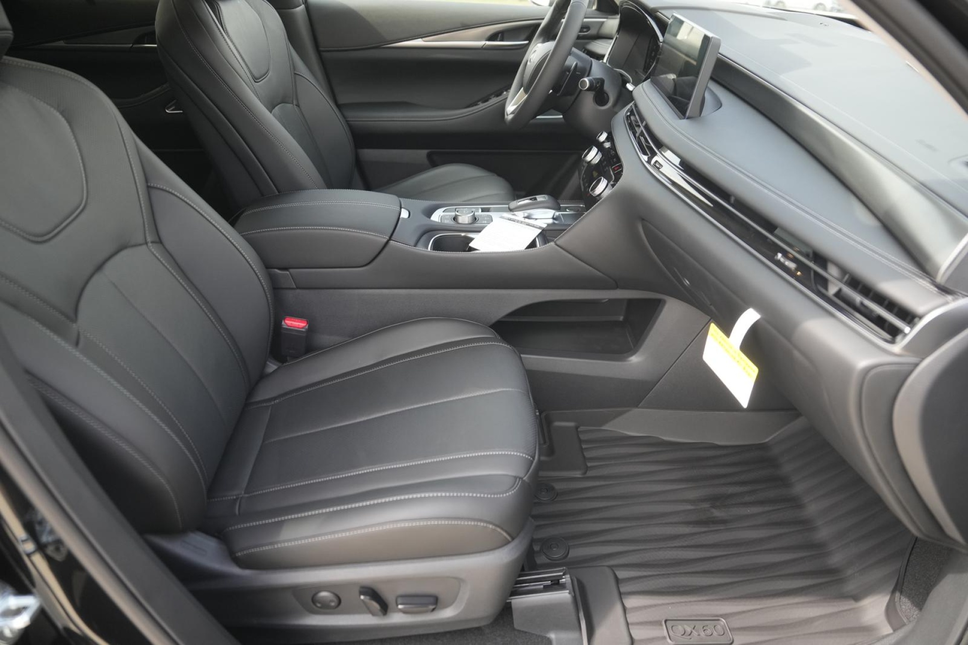 2025 Infiniti QX60 Luxe AWD photo 12