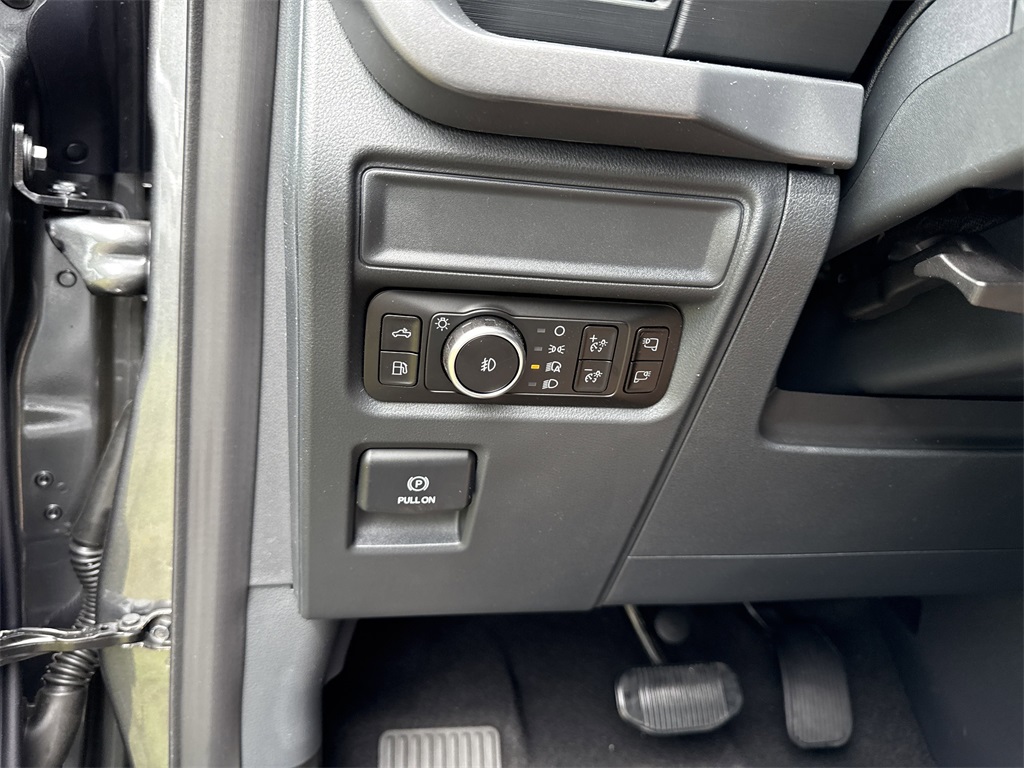 2025 Ford F-150 XLT photo 18