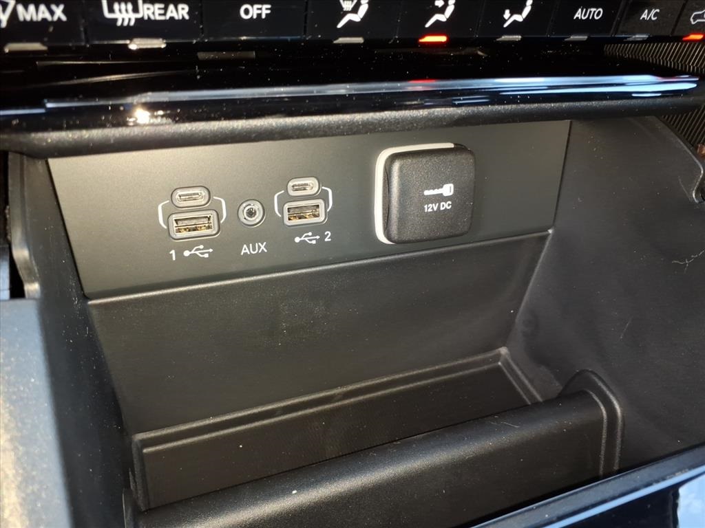 2025 Jeep Grand Cherokee Laredo Altitude photo 16