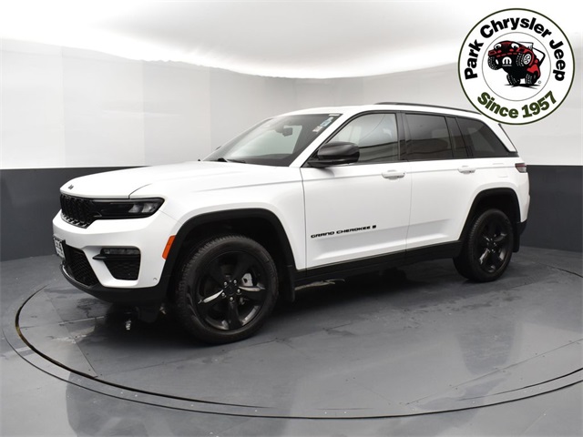 2024 Jeep Grand Cherokee Limited photo 3