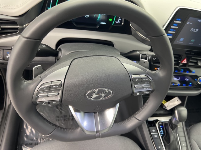 2020 Hyundai Ioniq SEL photo 20