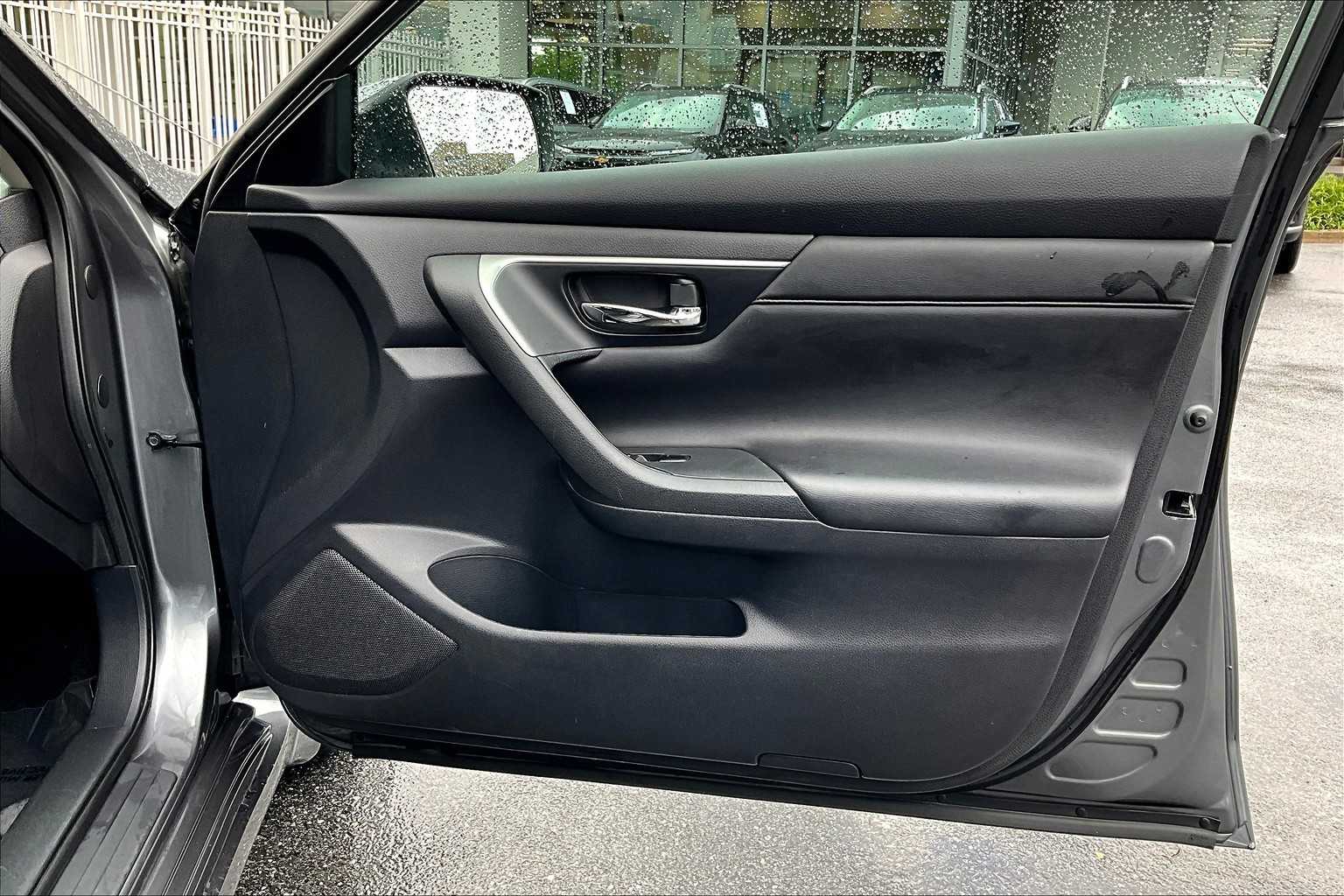 2015 Nissan Altima 2.5 S photo 21