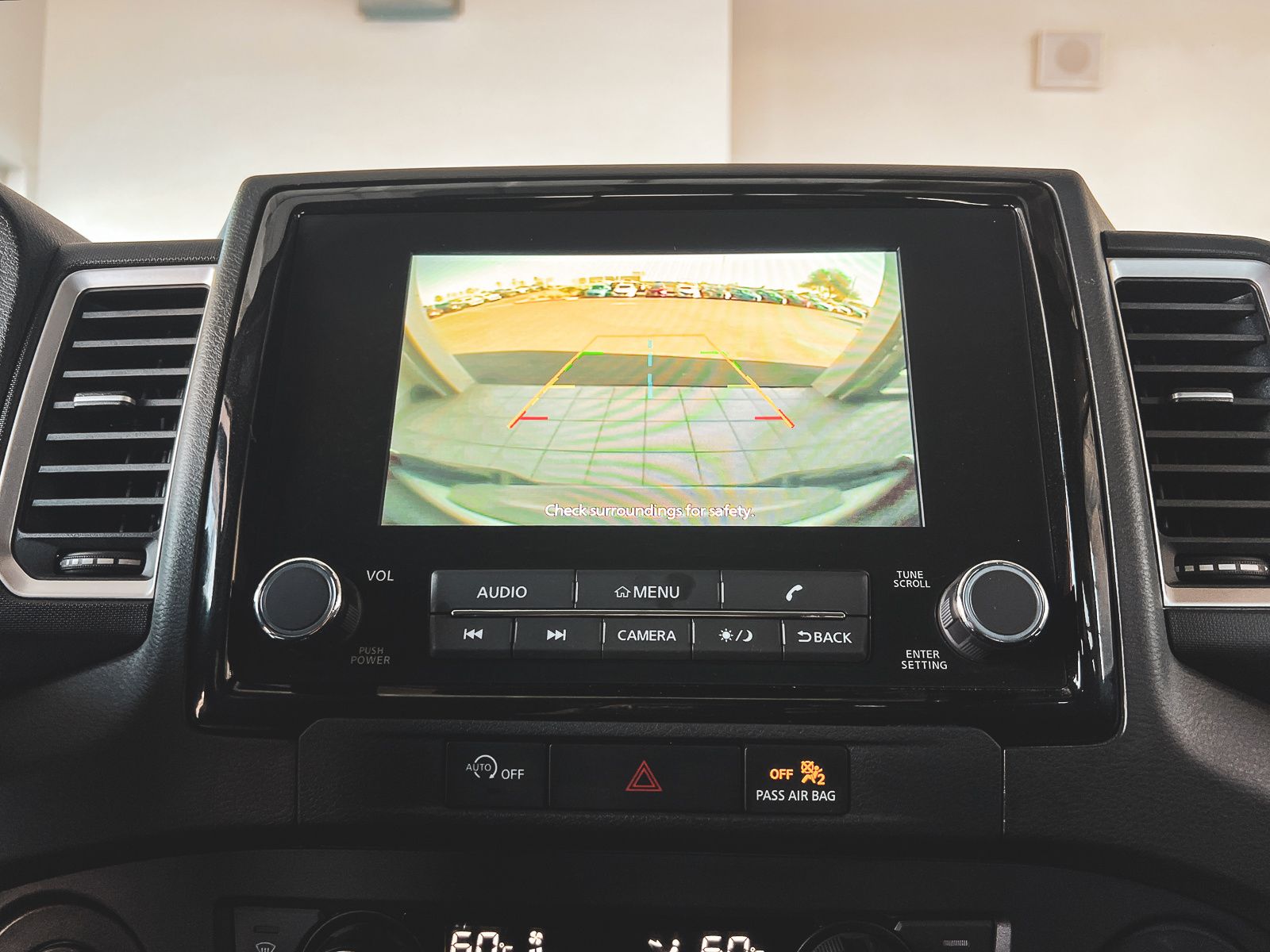 2024 Nissan Frontier SL photo 13