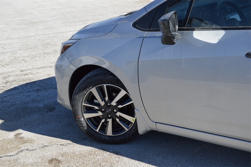 2025 Nissan Versa S photo 11