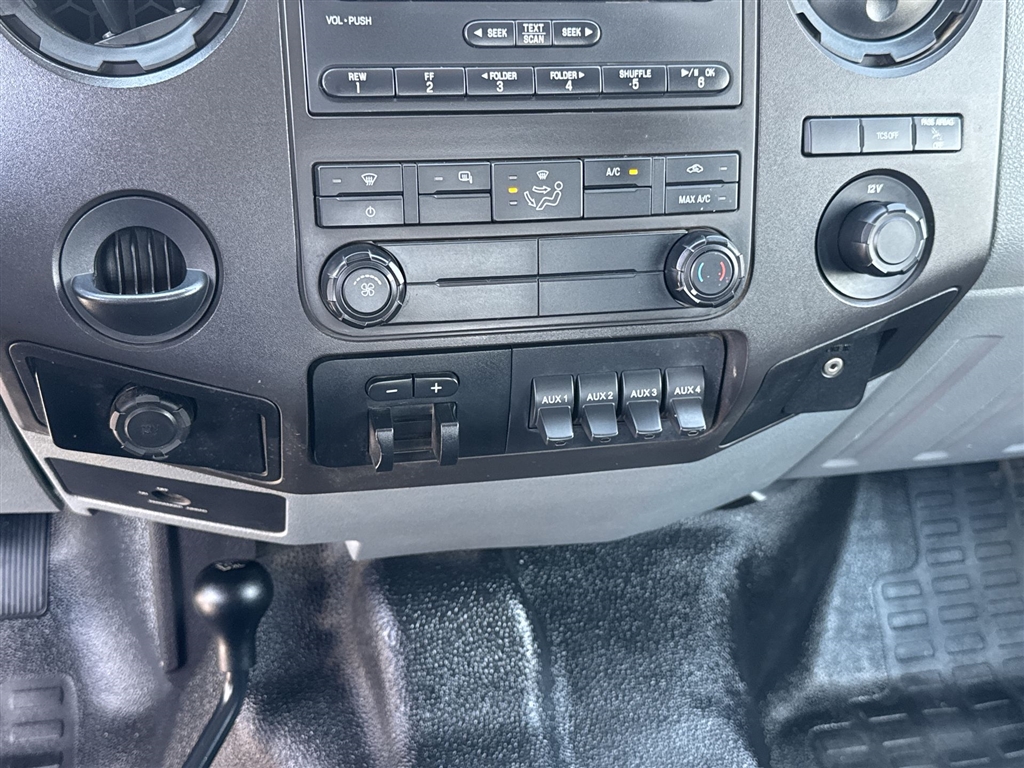 2014 Ford F-550 photo 13