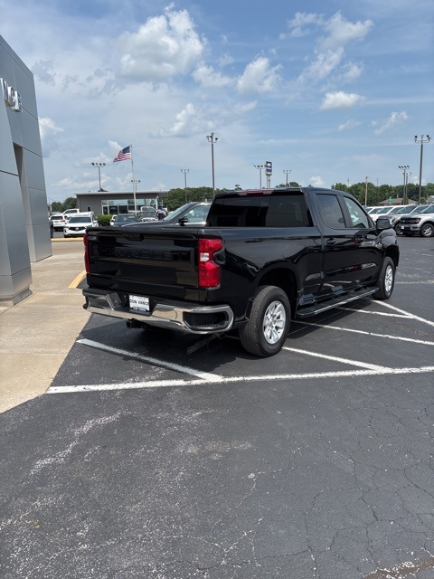 2024 Chevrolet Silverado 1500 LT photo 6