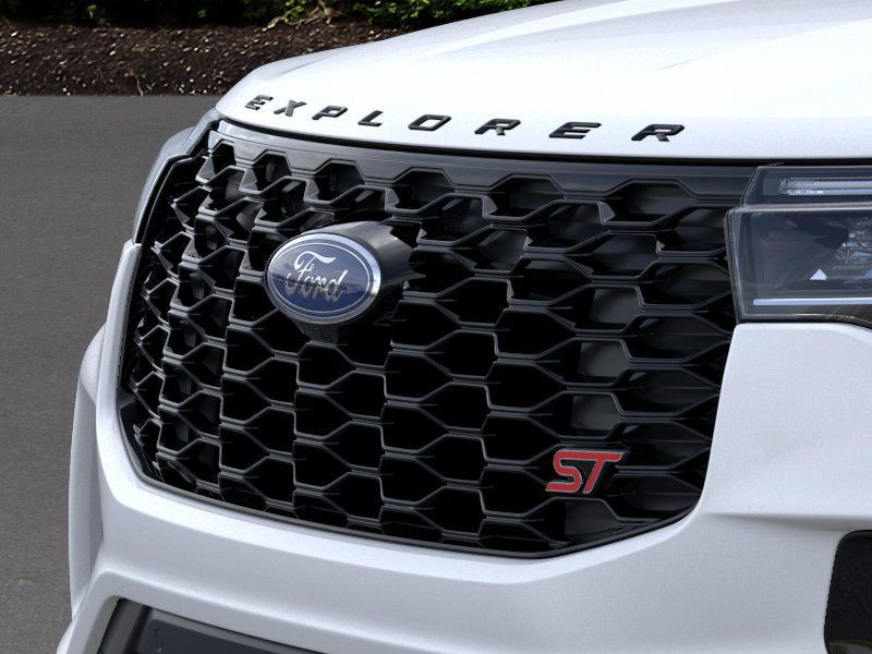 2025 Ford Explorer ST photo 16