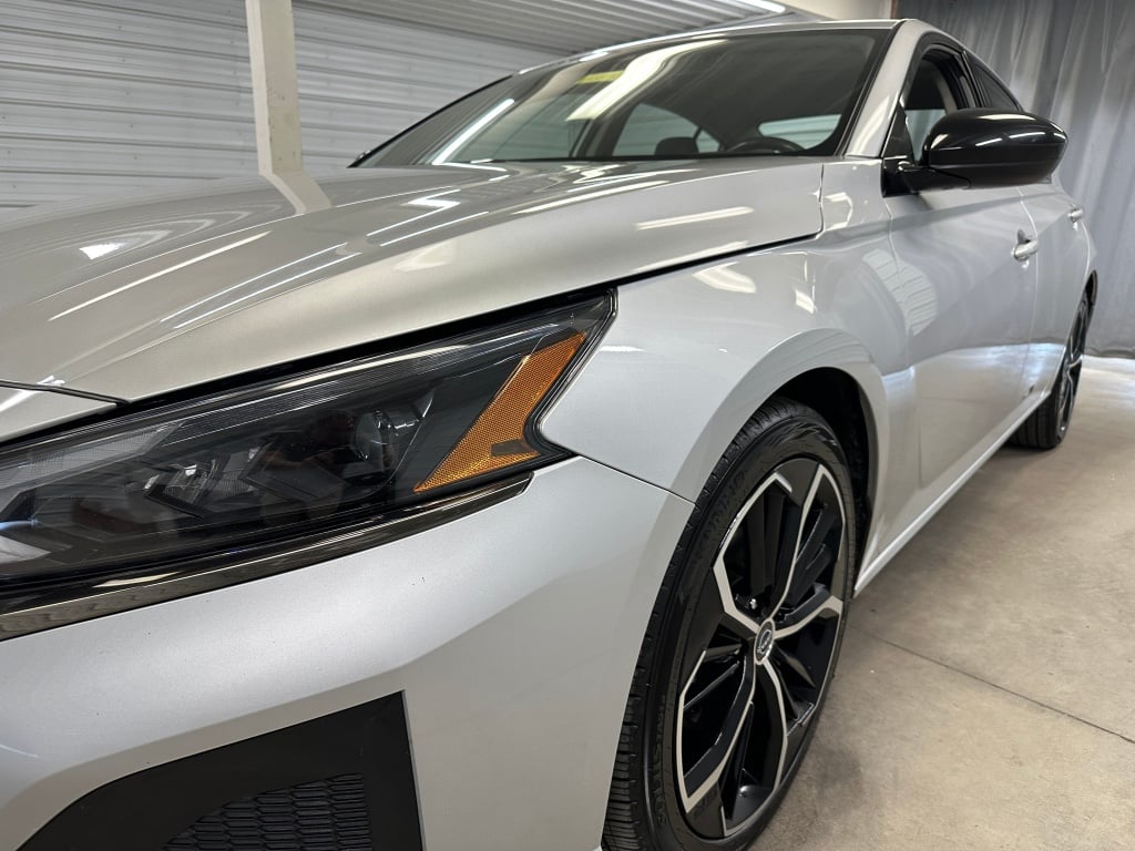 2023 Nissan Altima 2.5 SR photo 30