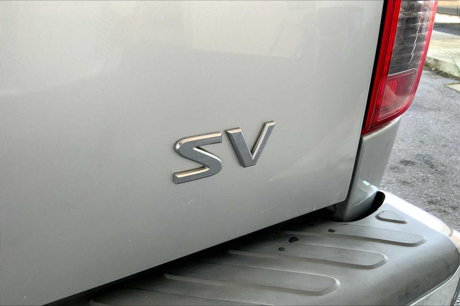 2017 Nissan Frontier SV photo 9