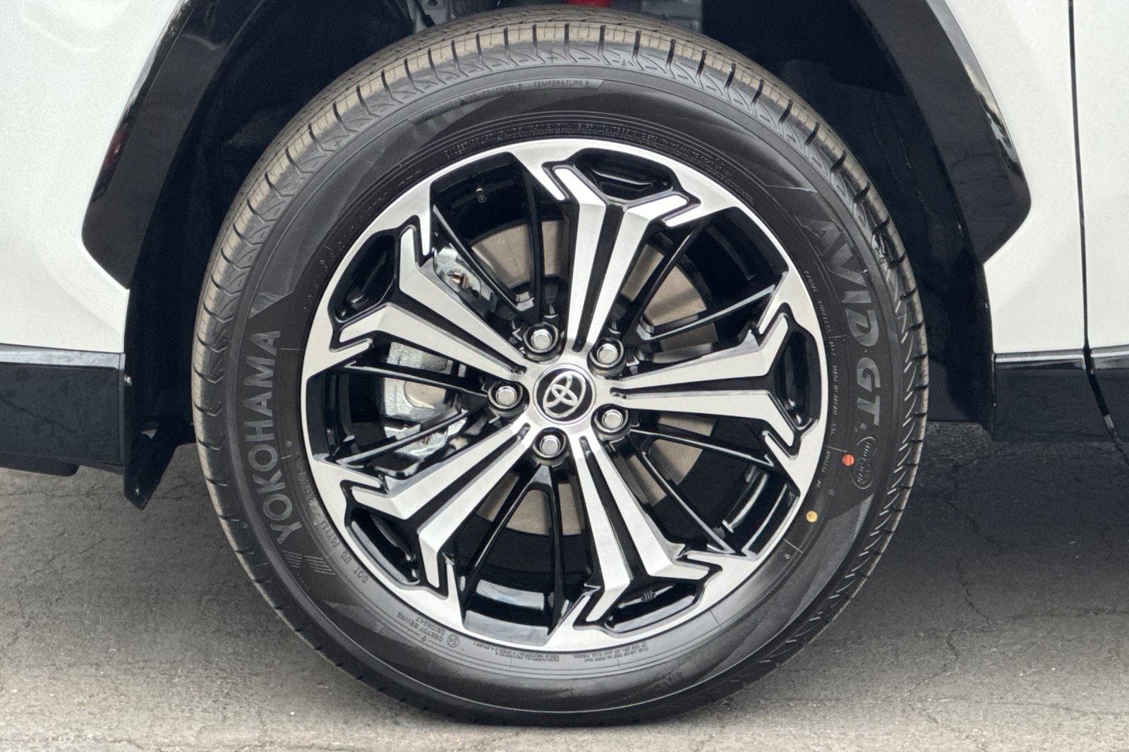 2025 Toyota RAV4 Hybrid XSE photo 11