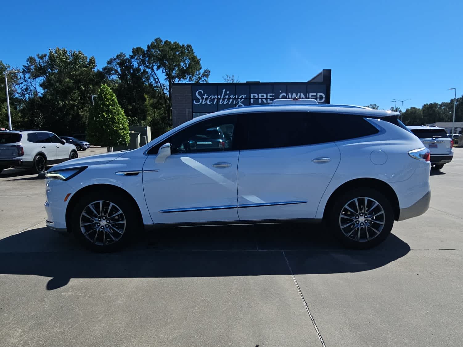 2022 Buick Enclave Essence's photo