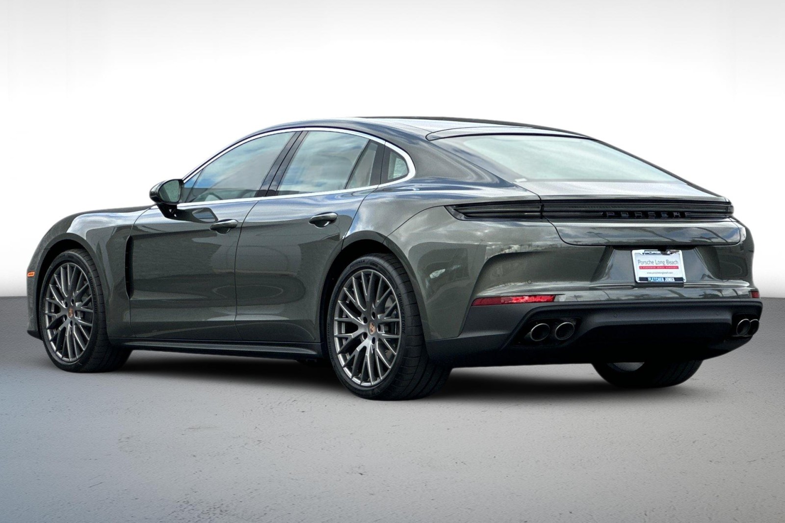 2025 Porsche Panamera 4 photo 3