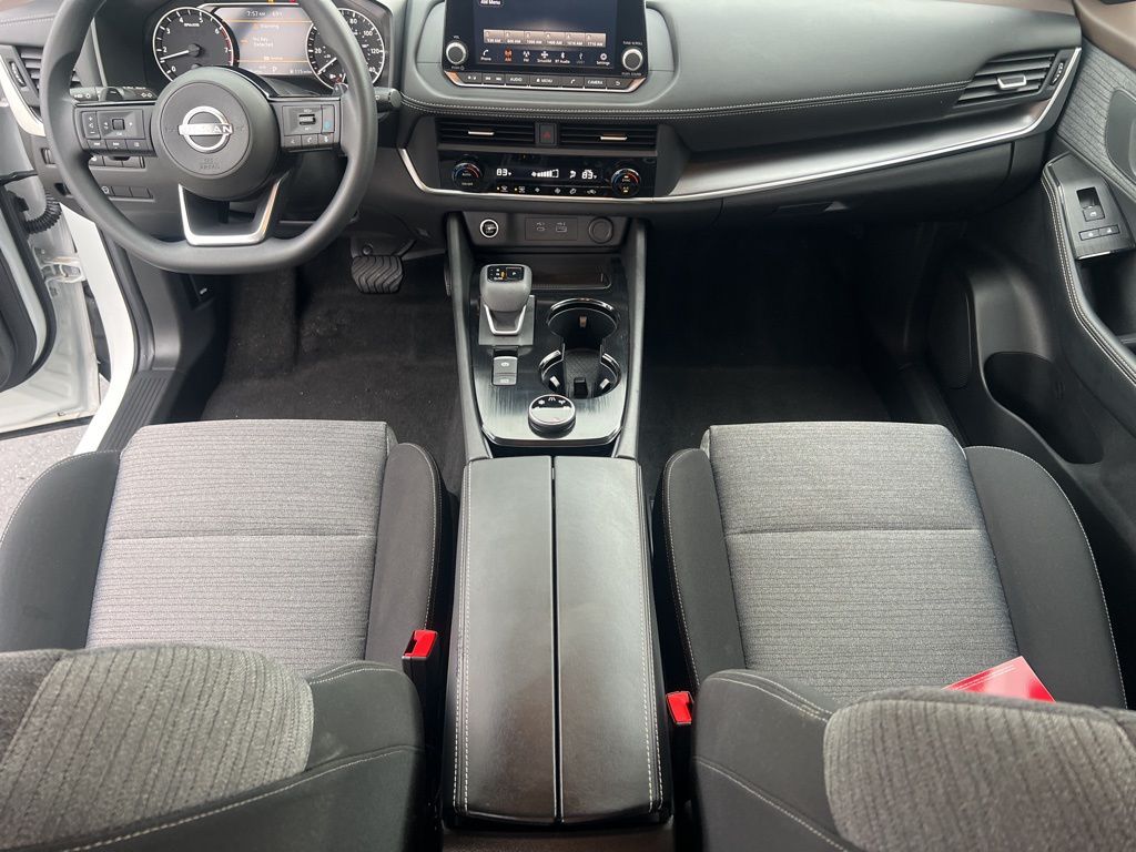 2023 Nissan Rogue SV photo 18