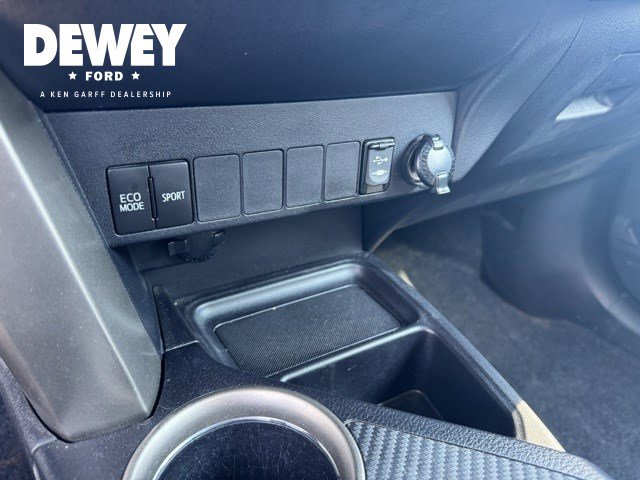 2014 Toyota RAV4 XLE photo 19