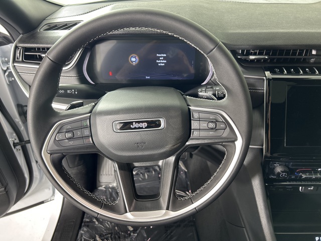 2025 Jeep Grand Cherokee Laredo Altitude photo 21