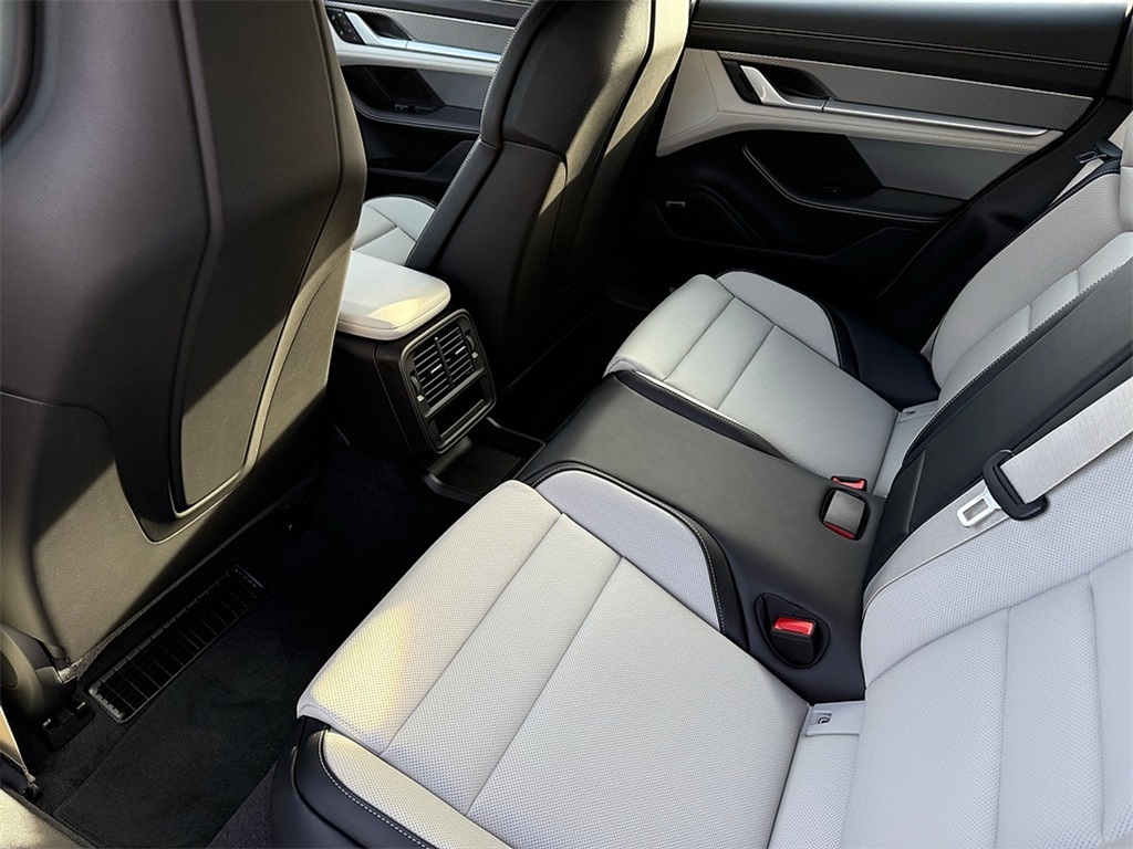 2025 Porsche Taycan 4S photo 29