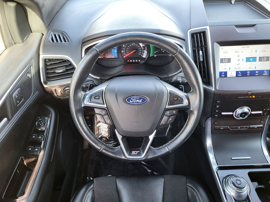 2020 Ford Edge ST photo 12