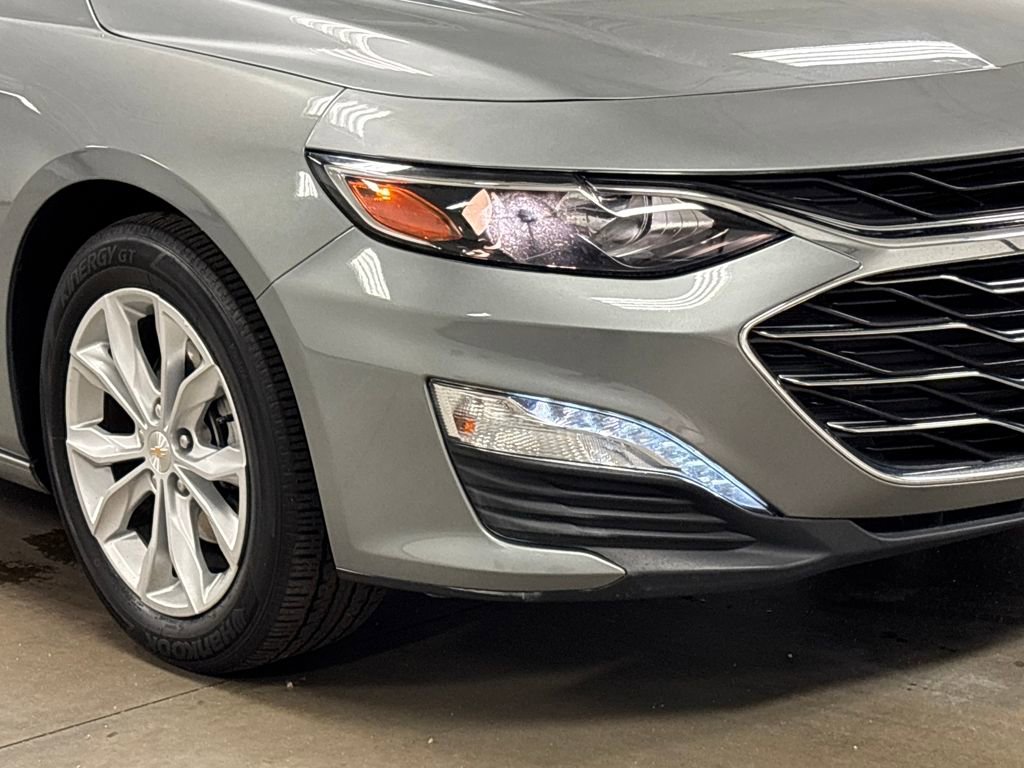 2024 Chevrolet Malibu 1LT photo 3
